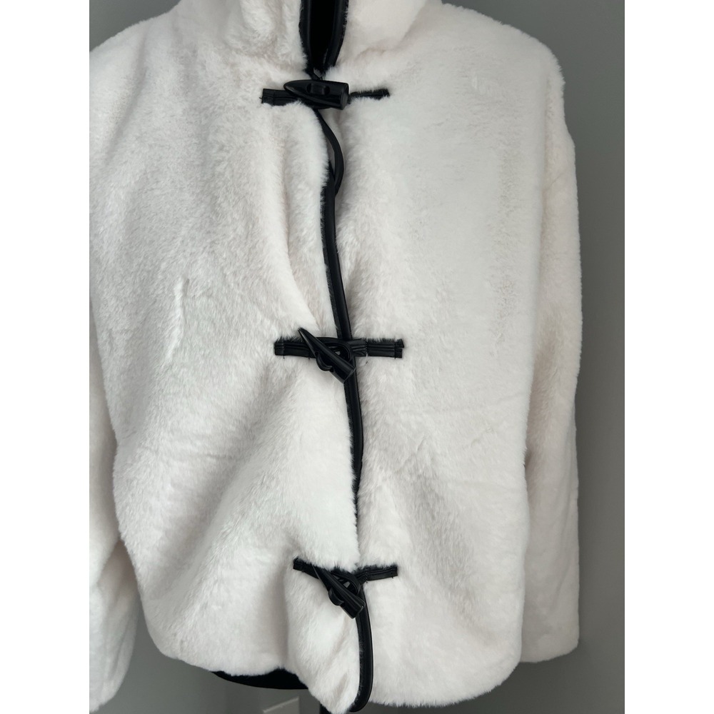 Sabrina Lauren Women's Large Faux Fur Toggle Coat Luxe‎ Look White W/ Black Trim - Picture 3 of 8